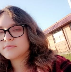 Meet your Posher, Julieann